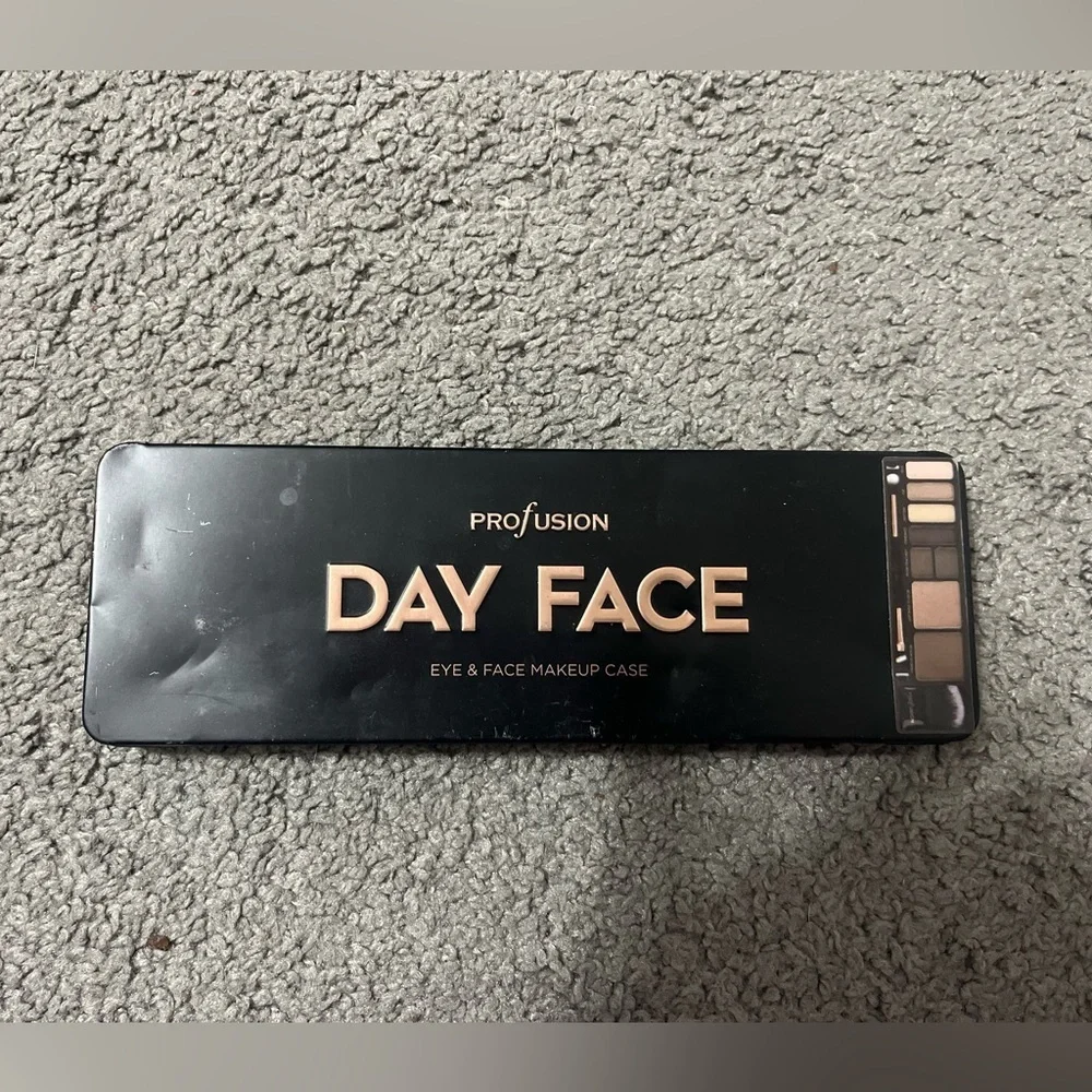 Profusion Day Face Pro Makeup Case Natural Eyeshadow, Highlight, Bronzer​​